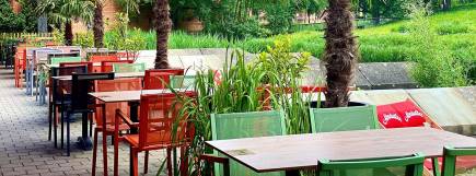 Terrasse im Glacis Biergarten Neu-Ulm